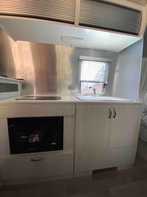 Modern Airstream With Amazing View - 10 To 15 Minutes From Kings Canyon National Park Dunlap Exterior photo